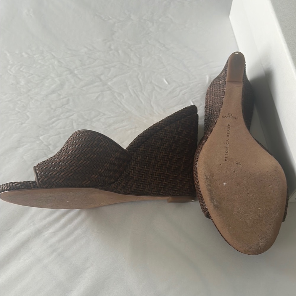 Like new, Veronica Beard Brown Dali Woven Wedges - Picture 3 of 3